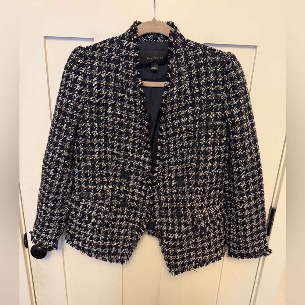 Ann Taylor Tweed Blazer Size 4 Classic Black White Lined Professional Preppy